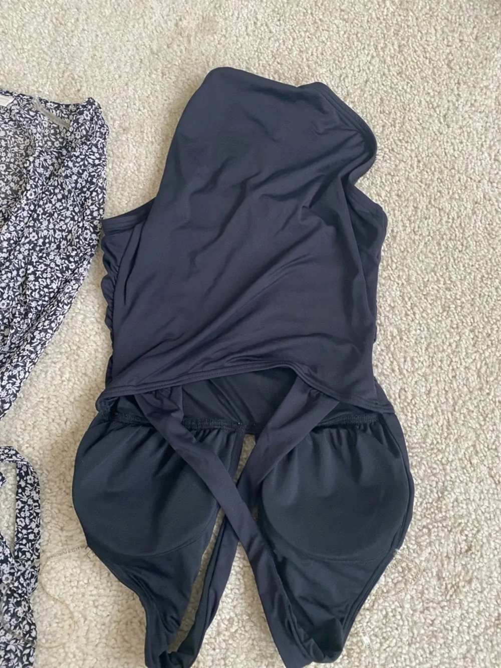Michael Kors new One-Piece Swimsuit with Black & White Floral Cover-Up - Picture 4 of 4